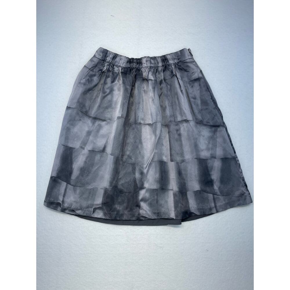 Banana Republic 100% Silk Tiered Mini Skirt Gray Size 2 Minimalist Quiet Luxury - Picture 2 of 8
